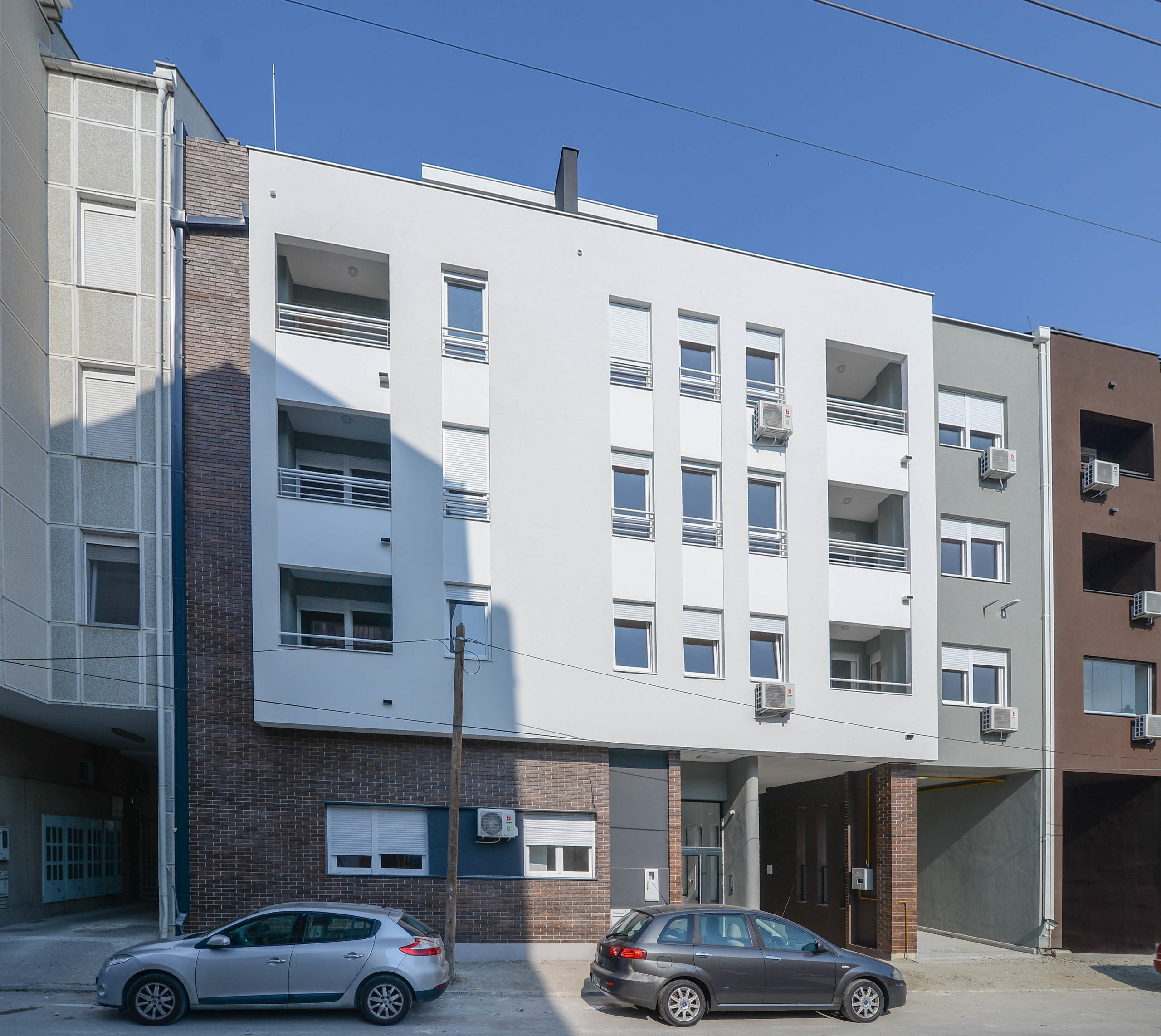 Stambena zgrada – Bele njive 33, Novi Sad