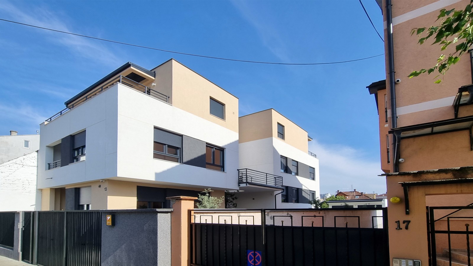 Stambena zgrada – Teodora Pavlovića 13, Novi Sad